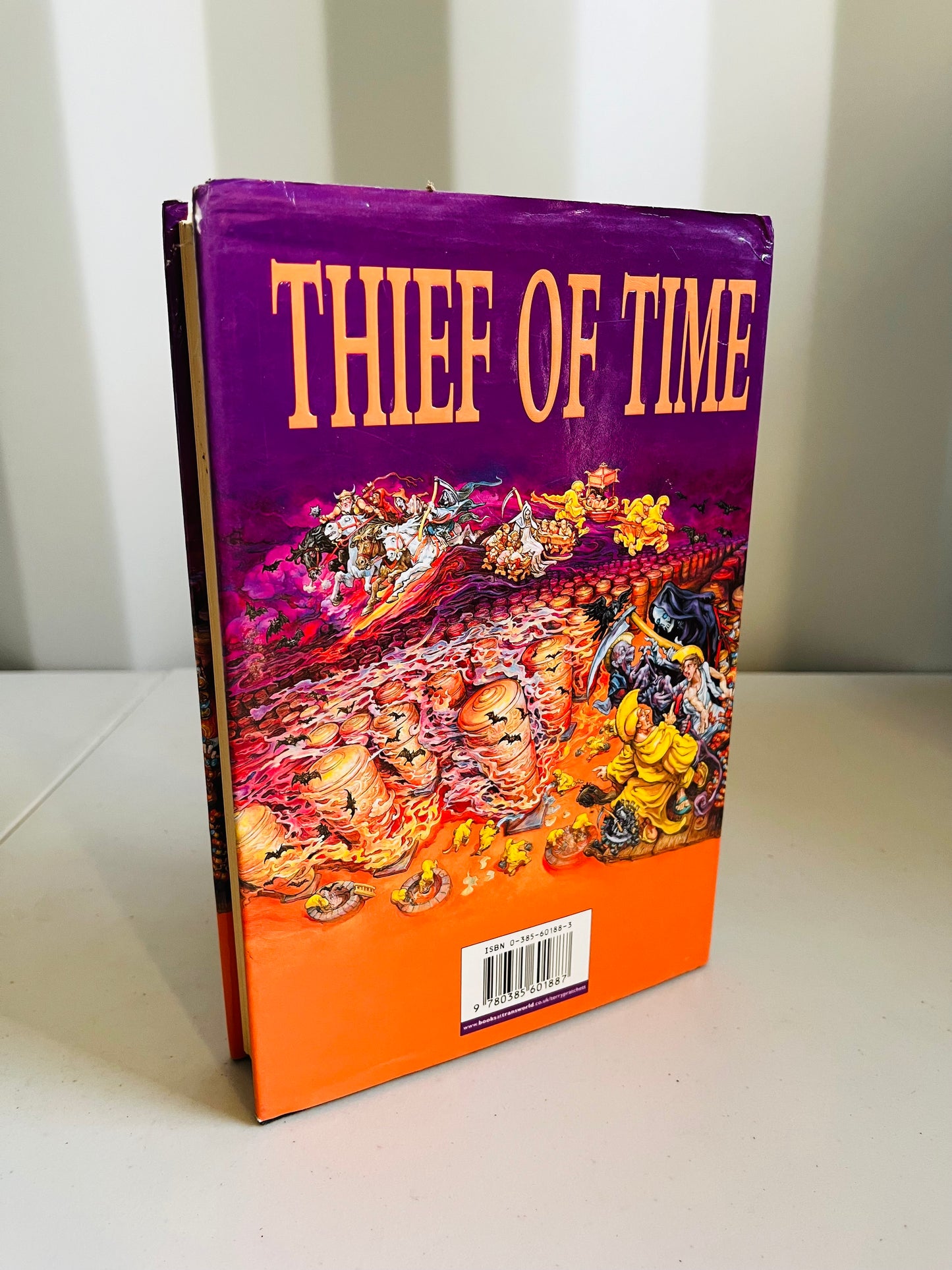 Thief of time - Terry Pratchett (2001)