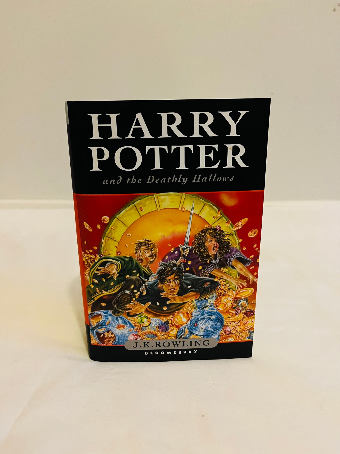 Harry Potter and the Deathly Hallows (HC) - J. K. Rowling (1st Aus ed - 2007)