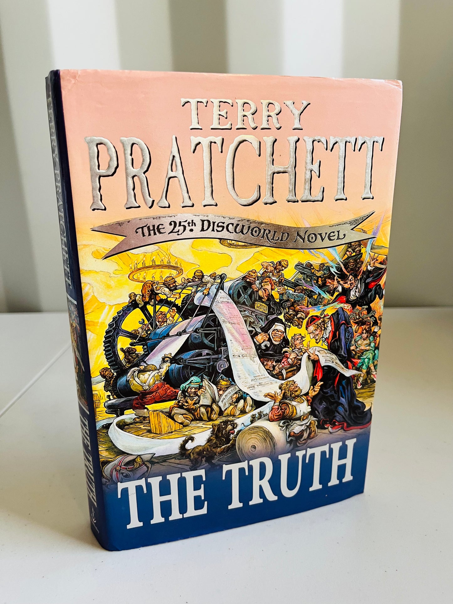 The Truth - Terry Pratchett (2000)