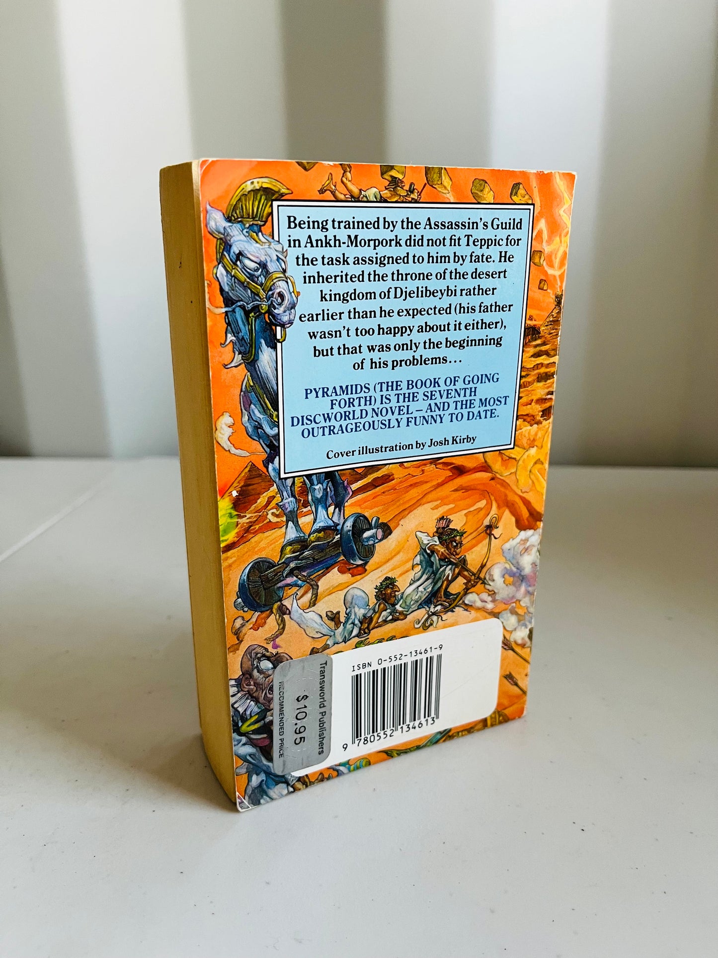 Pyramids - Terry Pratchett (1994)