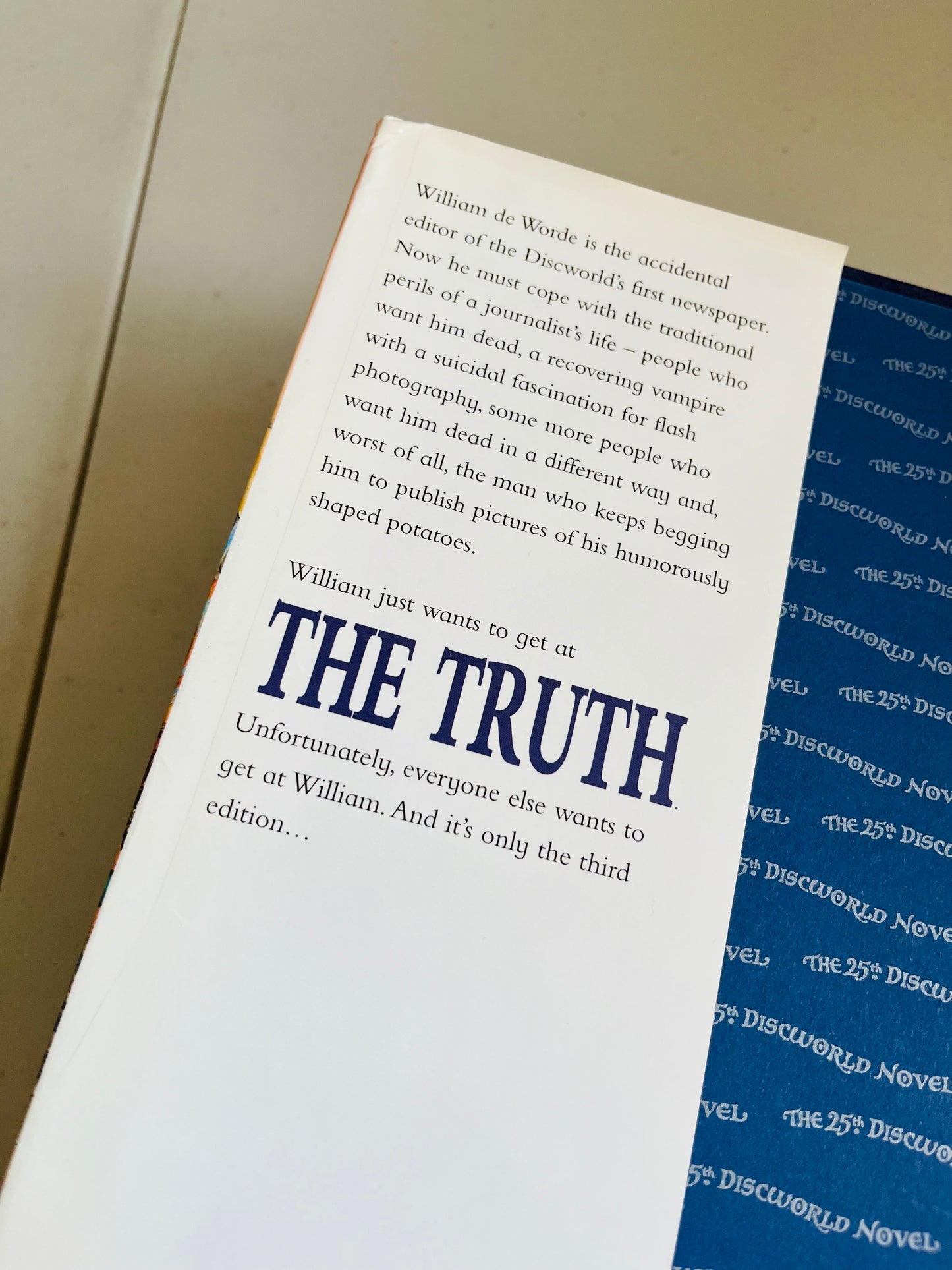 The Truth - Terry Pratchett (2000)