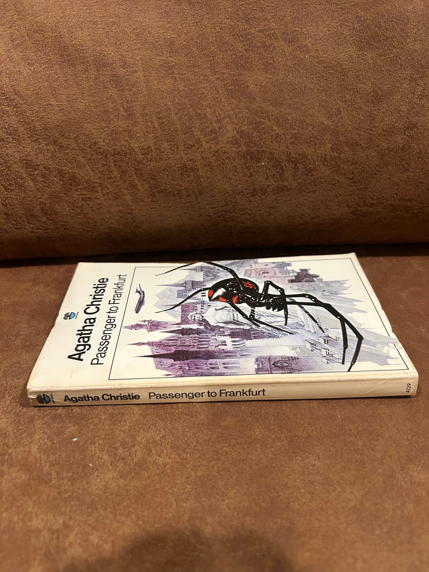 Agatha Christie - Passenger to Frankfurt