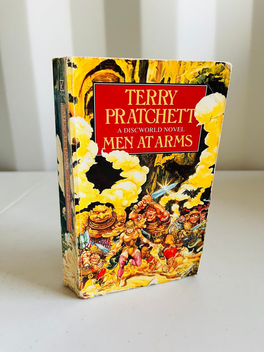Men at arms - Terry Pratchett (1994)